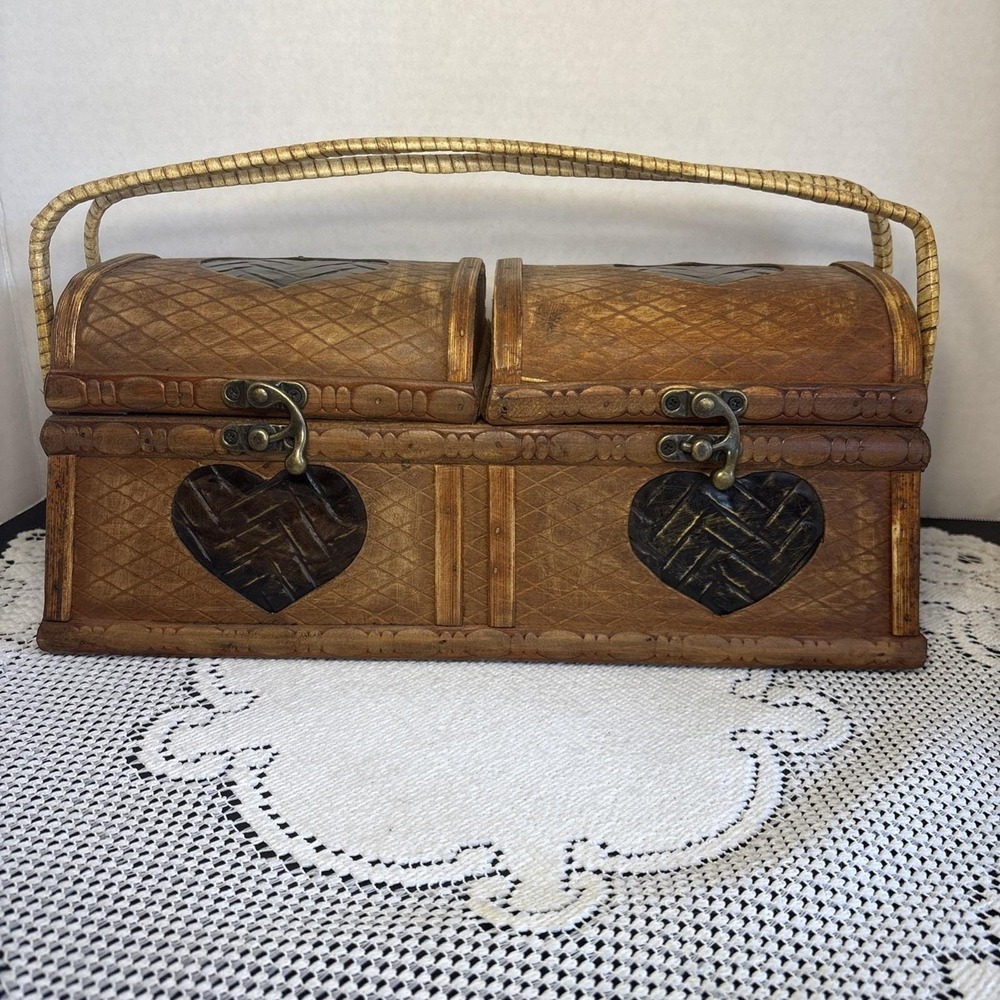 VTG Boho Woven Bamboo & Wood Decorative Keepsake Box with Brass Latches dome Lid